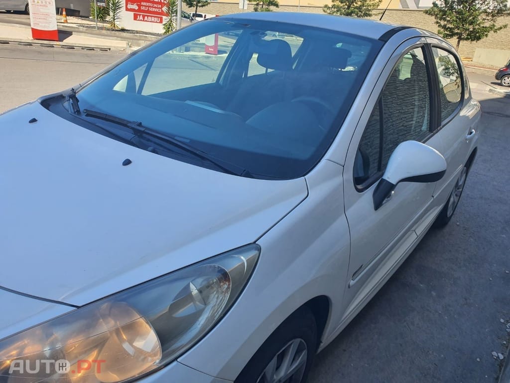 Peugeot 207 1.6 HDi 99g