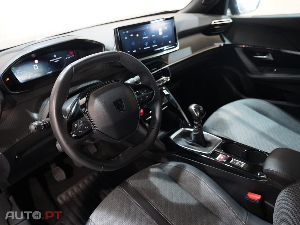 Peugeot 2008 1.2 PureTech Allure