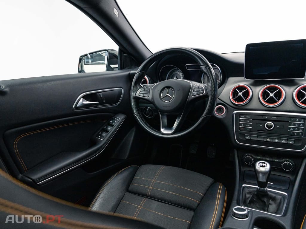 Mercedes-Benz CLA 200 (CDI) d Orange Art Edition