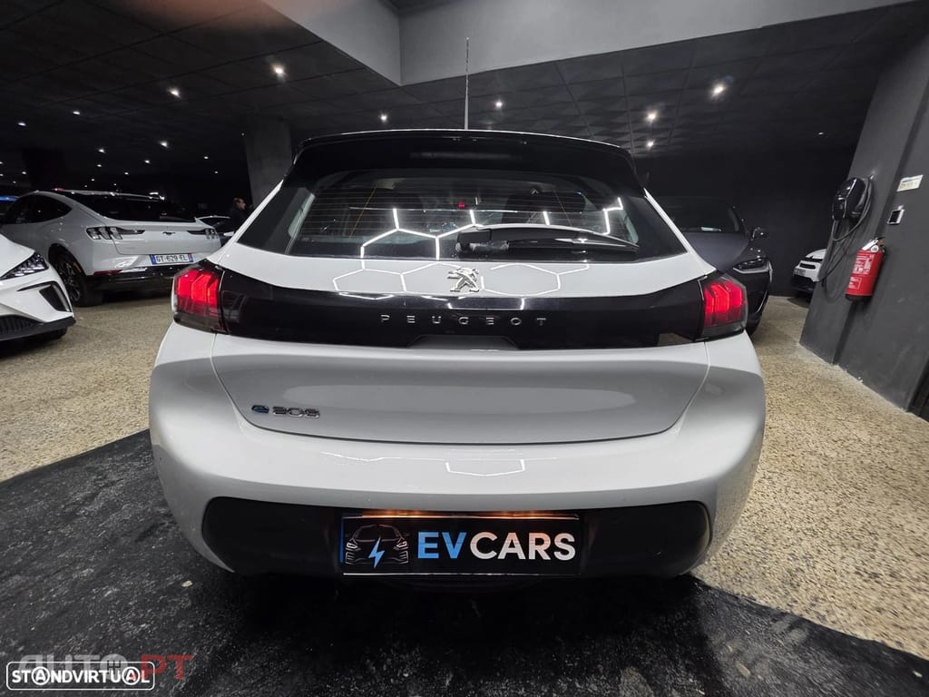 Peugeot E-208 50 kWh Allure Pack