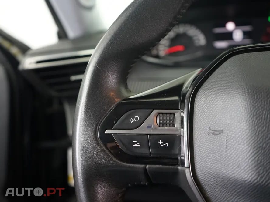 Peugeot 2008 1.2 PureTech Allure