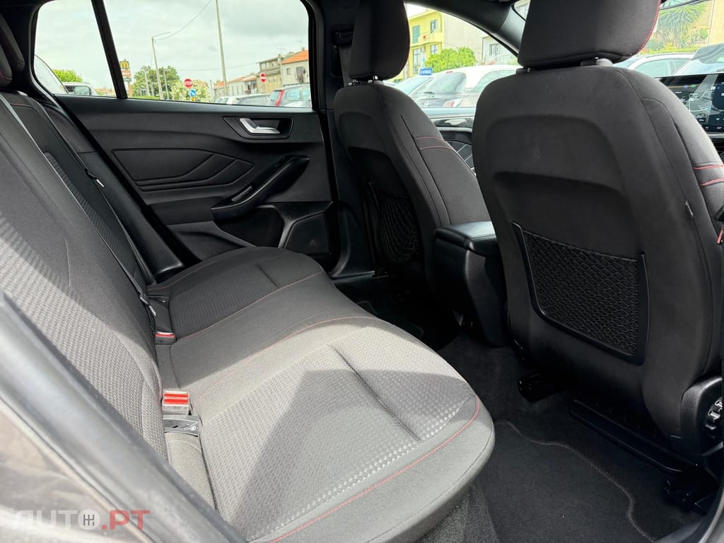 Ford Focus SW 1.0 EcoBoost MHEV ST-Line