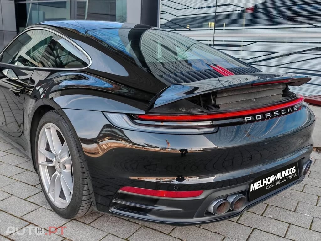 Porsche 992 Carrera