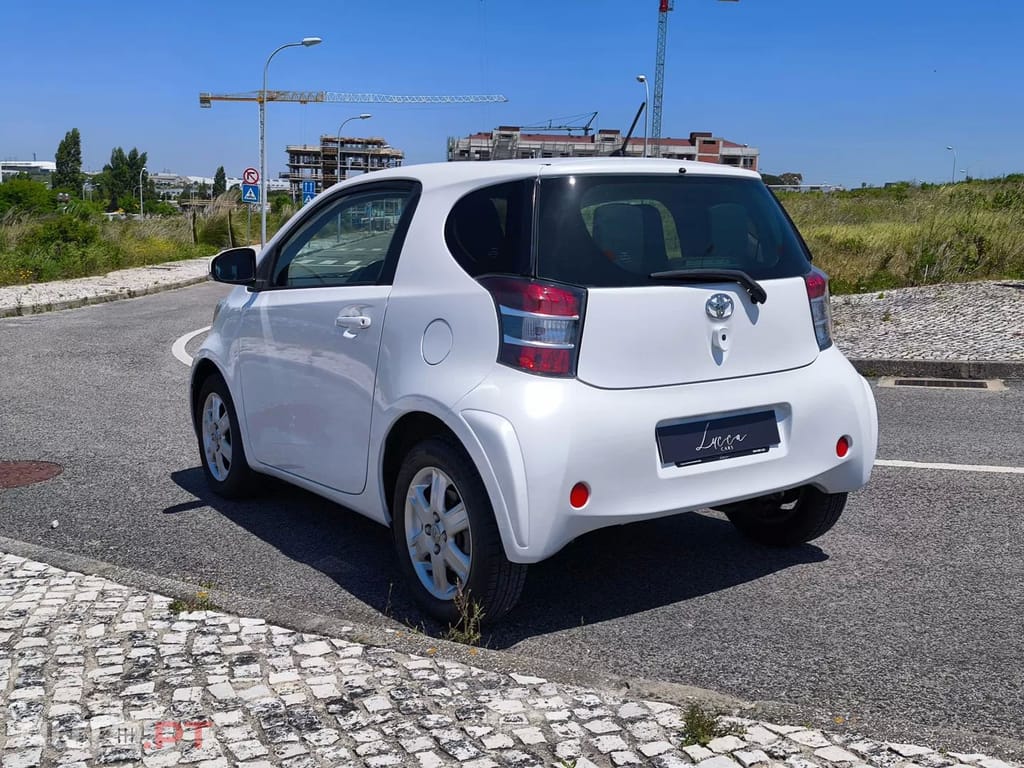 Toyota iQ 1.0 VVT-i