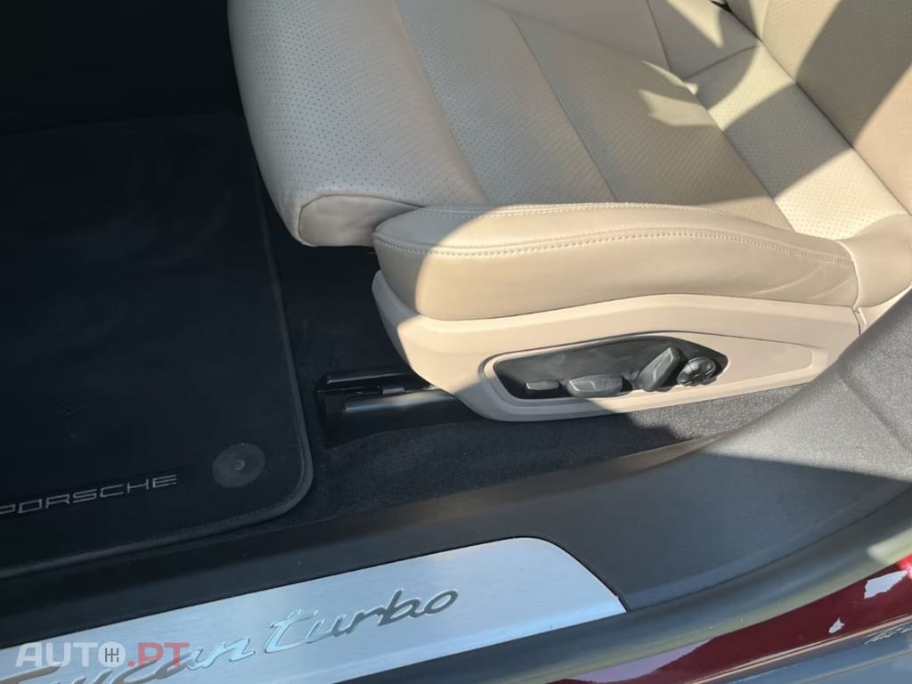 Porsche Taycan Turbo  BOSE I.V.A DEDUTIVEL