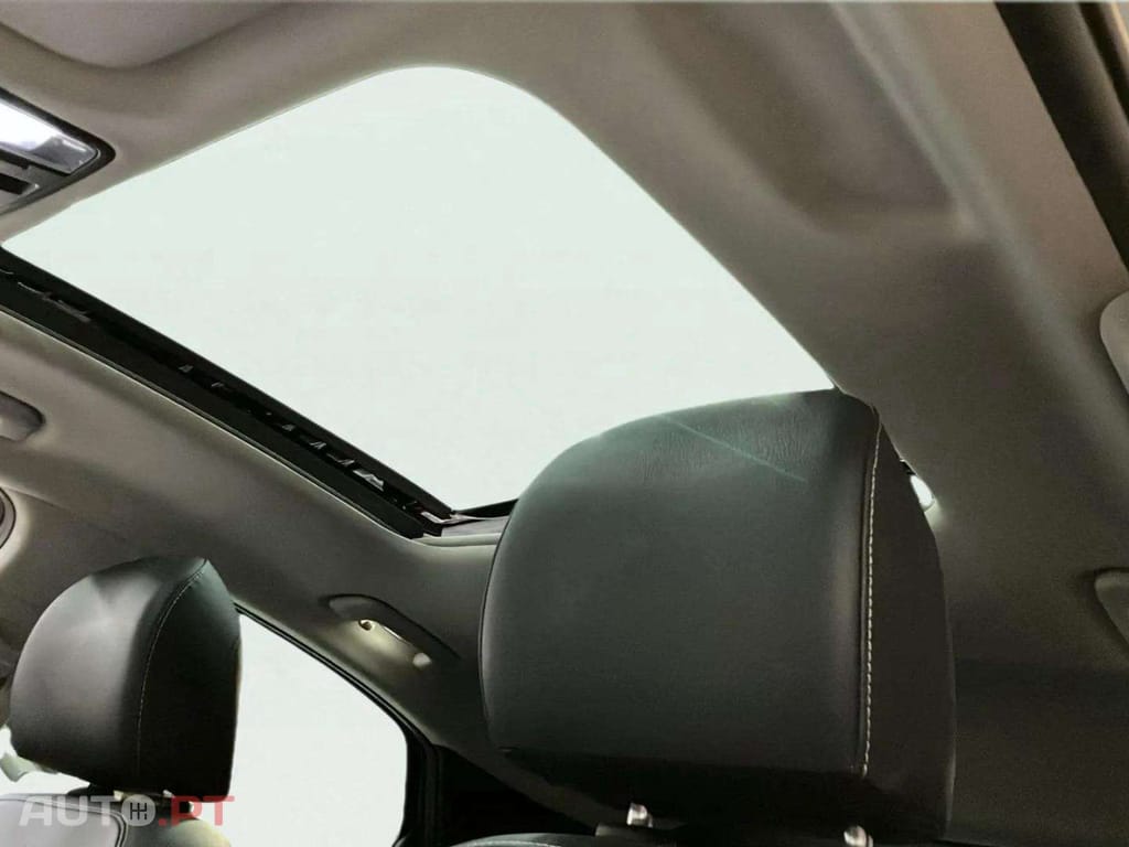 Kia Xceed 1.4 T-GDI Tech + SRF 7DCT