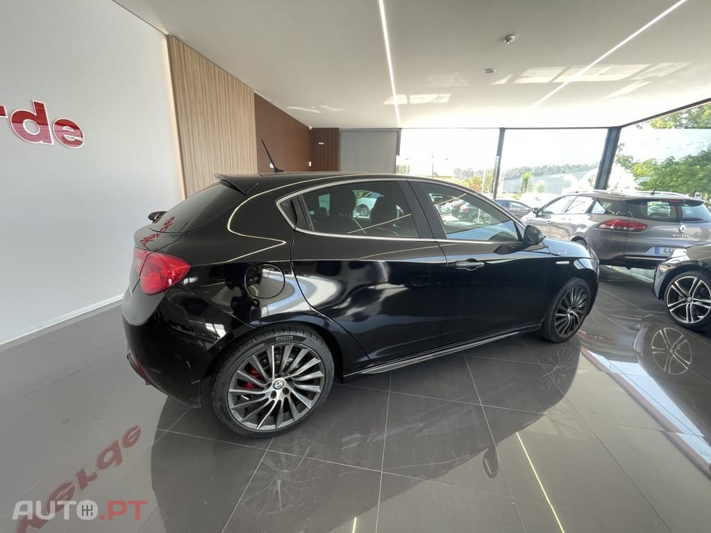 Alfa Romeo Giulietta 2.0 JTDm Exclusive J18