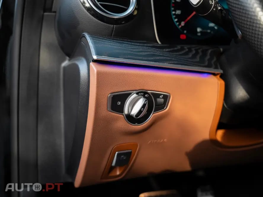 Mercedes-Benz E 300 de 4Matic 9G-TRONIC AMG Line