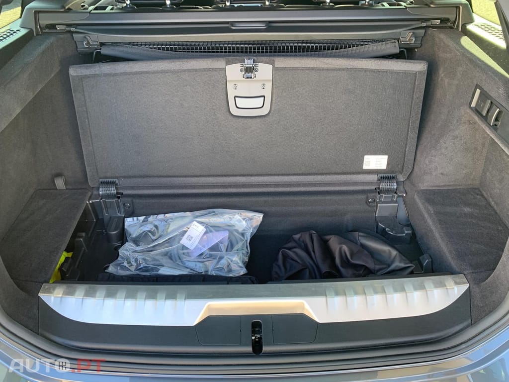 BMW 320 e Touring Line Luxury Auto