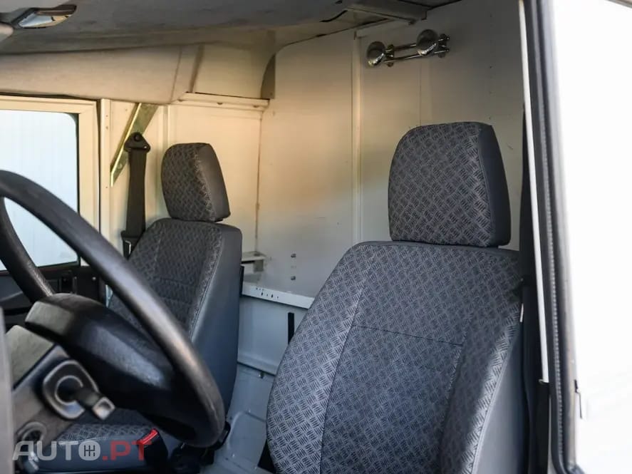 Land Rover Defender 90 SW 2.5 Td5 E