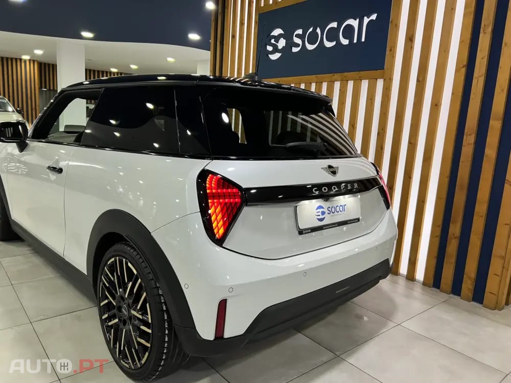 MINI Cooper Cooper C Favoured S