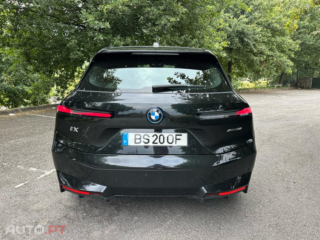 BMW iX xDrive 50