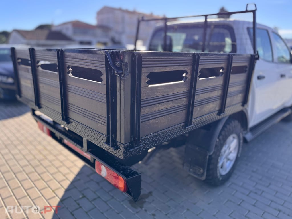 Mitsubishi L200 2.3 DI-D CD Invite 4WD