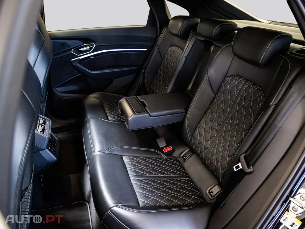 Audi E-Tron I.V.A DEDUTIVEL S BLACK 