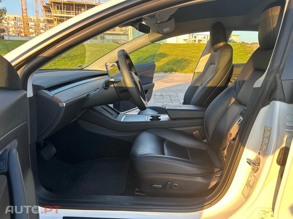 Tesla Model 3 Tração Traseira