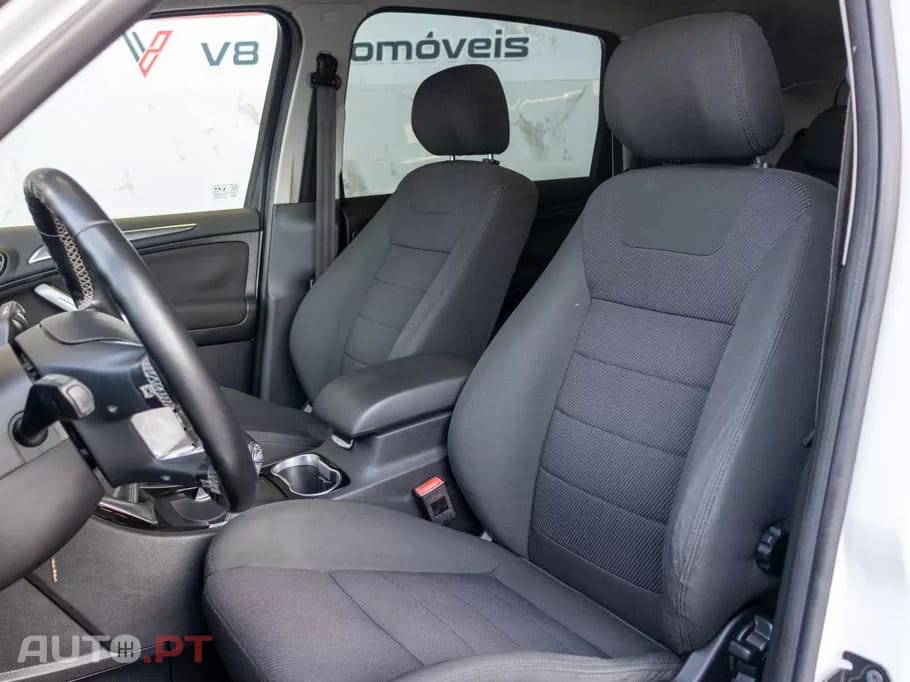 Ford S-Max 2.0 TDCi Titanium 7L 143g