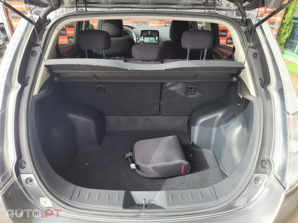 Nissan Leaf 30 kWh (c/ Bateria) Visia