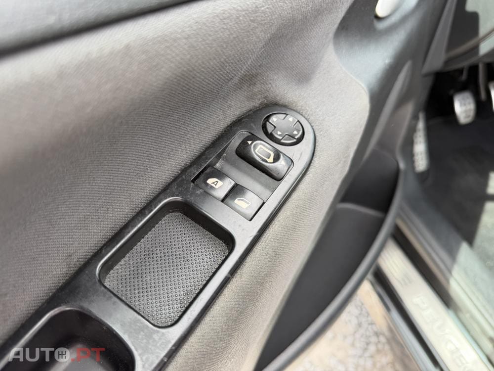 Peugeot 207 1.4 HDi Sportium