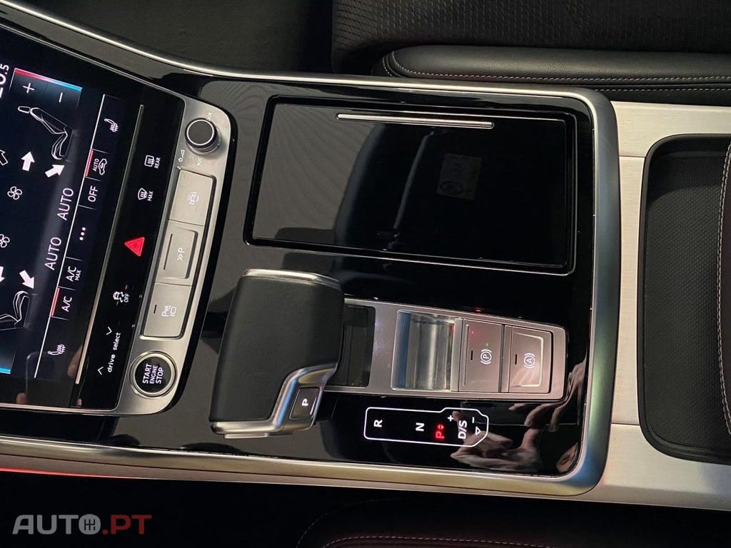 Audi Q7 I.V.A DEDUTÍVEL 55 TFSIe S line quattro 