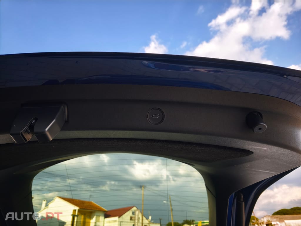 Tesla Model Y Long Range Tração Integral