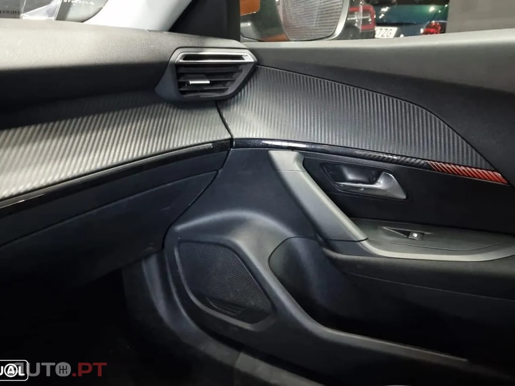 Peugeot E-2008 50 kWh Active Pack