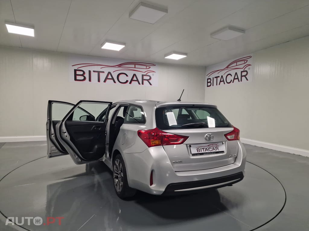 Toyota Auris Touring Sports 1.4 D-4D Active+AC