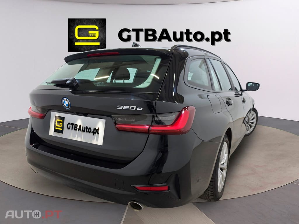 BMW 320 Plug-In Hybrid I.V.A DEDUTIVEL 