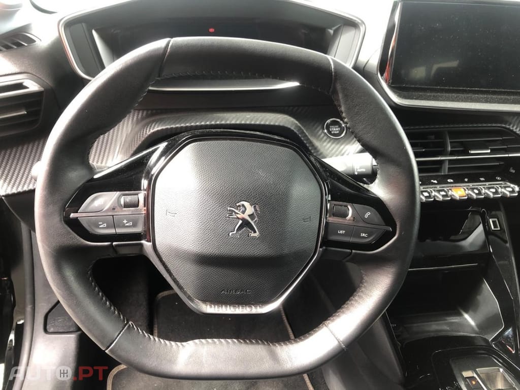 Peugeot E-208 50 kWh Roadtrip