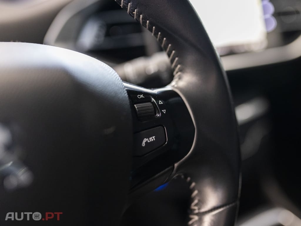 Peugeot 308 1.2 PureTech Business Line