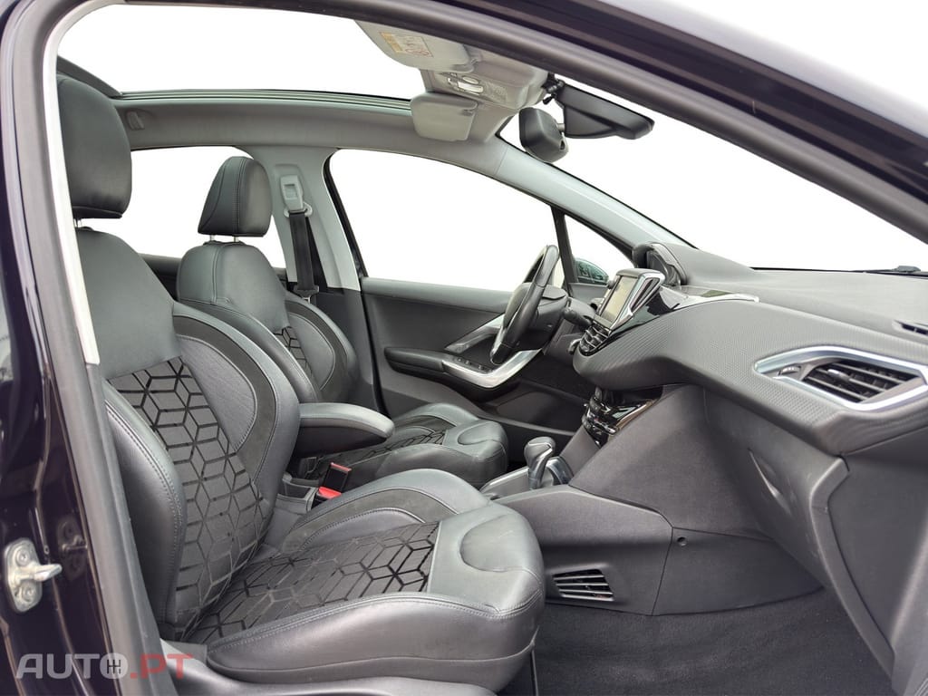 Peugeot 208 PureTech 110 Stop & Start EAT6 Signature
