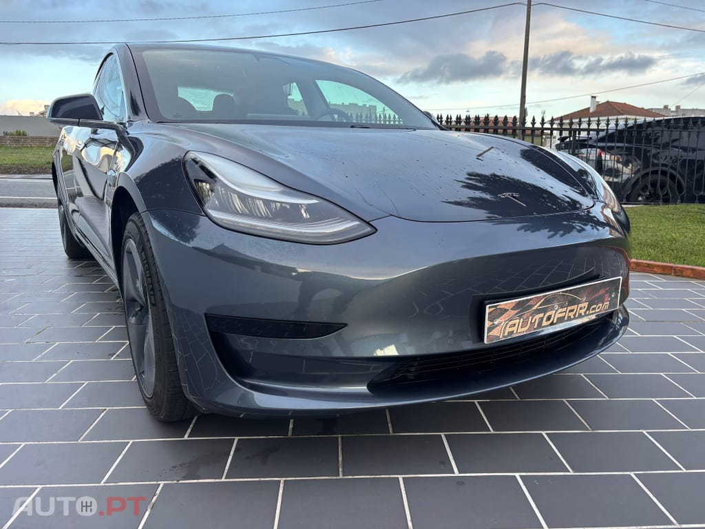 Tesla Model 3 Standard Range Plus RWD