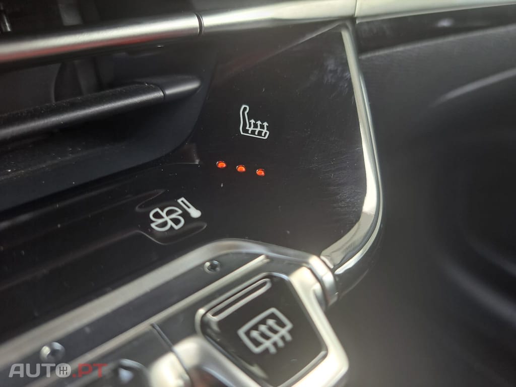 Peugeot 208 1.2 Hybrid Allure e-DCS6