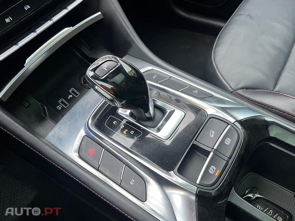 MG EHS PHEV Hybrid Luxury