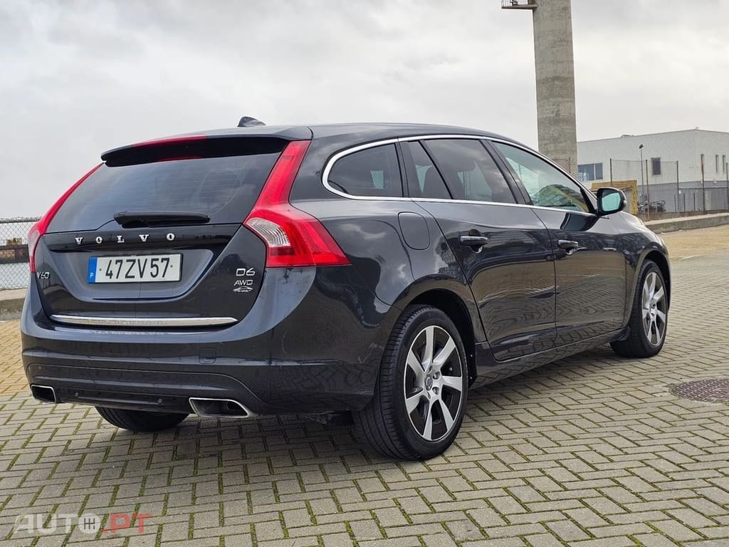 Volvo V60 D6 Plug-In-Hybrid AWD Geartronic Pure Limited