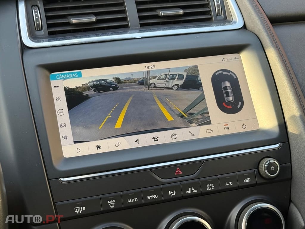 Jaguar E-Pace 2.0 i4D R-Dynamic AWD Aut.