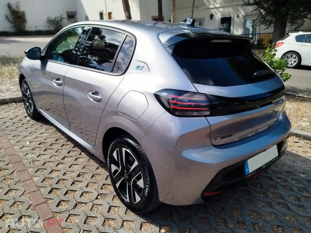 Peugeot E-208 Allure 115kW 156cv
