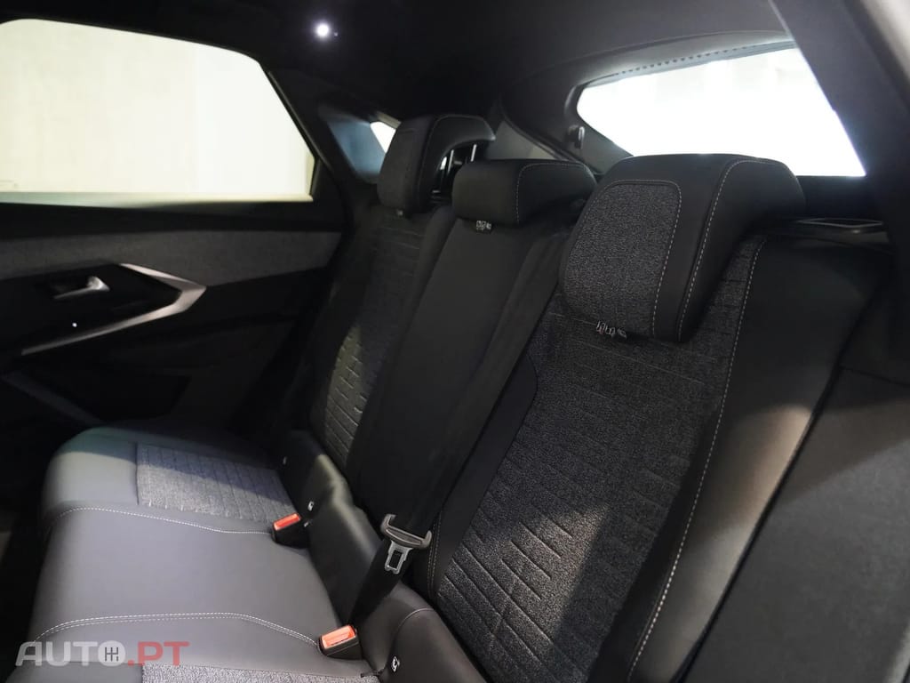 Peugeot 3008 1.2 Hybrid Allure e-DCS6