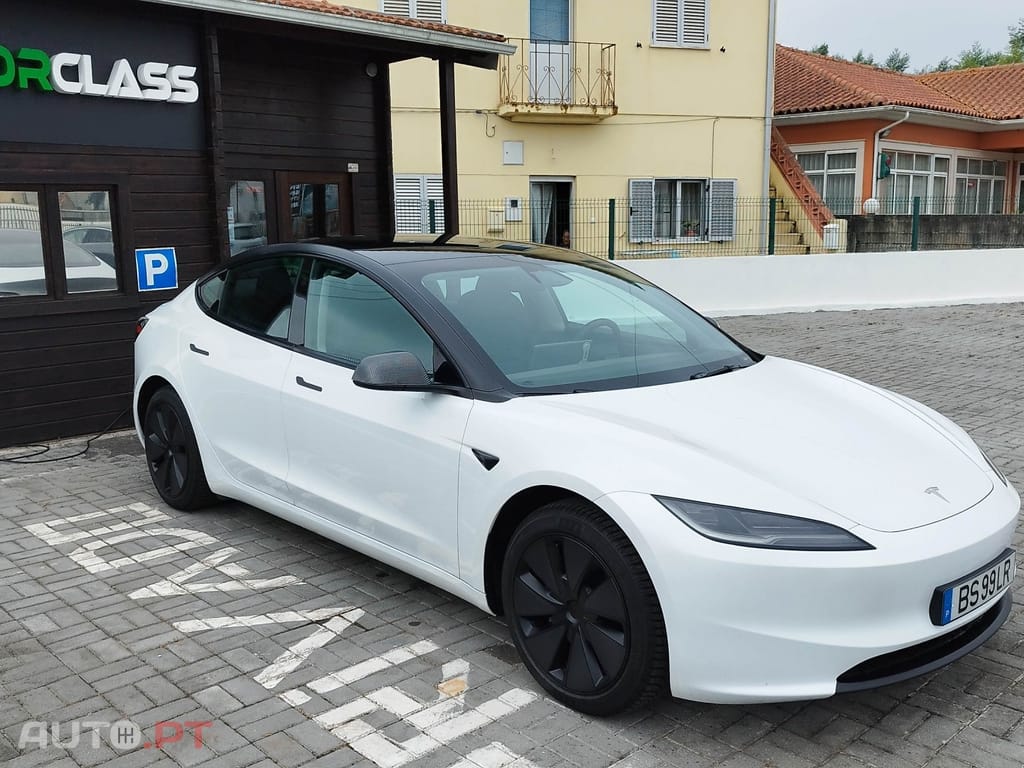 Tesla Model 3 Tração Traseira