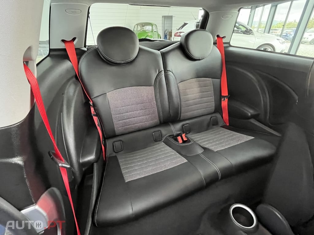 MINI Cooper Cooper S