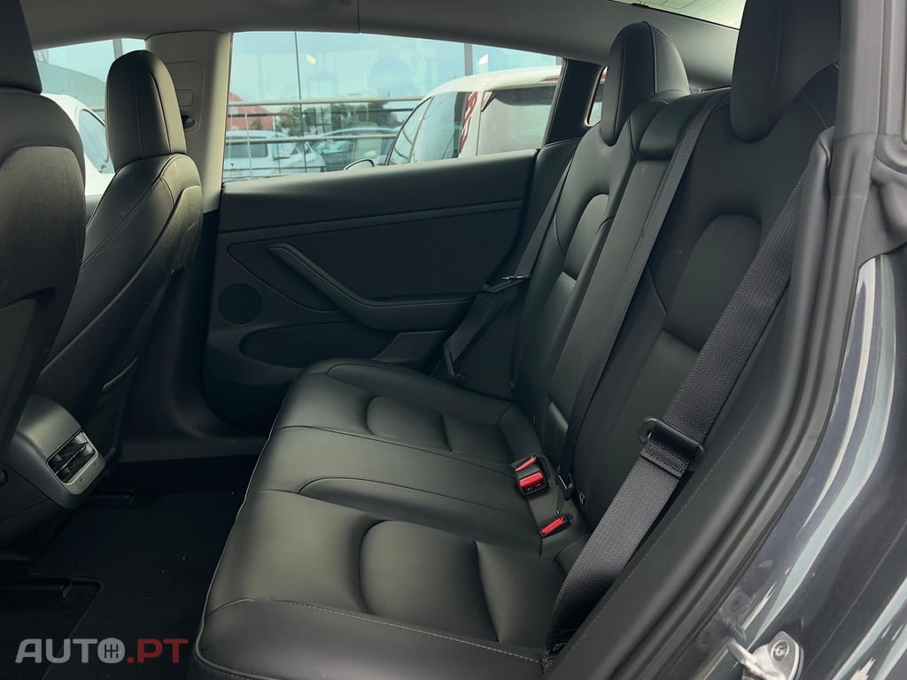 Tesla Model 3 Standard Range Plus RWD