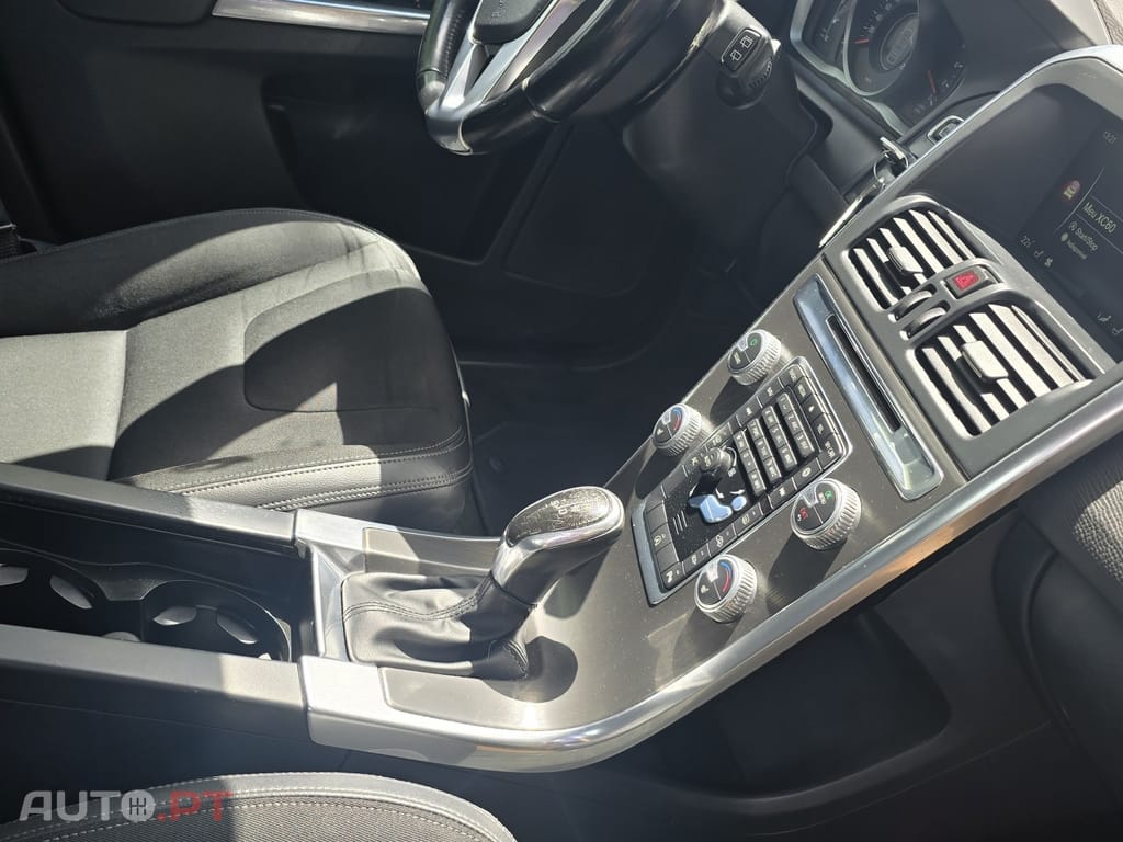 Volvo XC60 2.0 D4 Momentum Geartronic