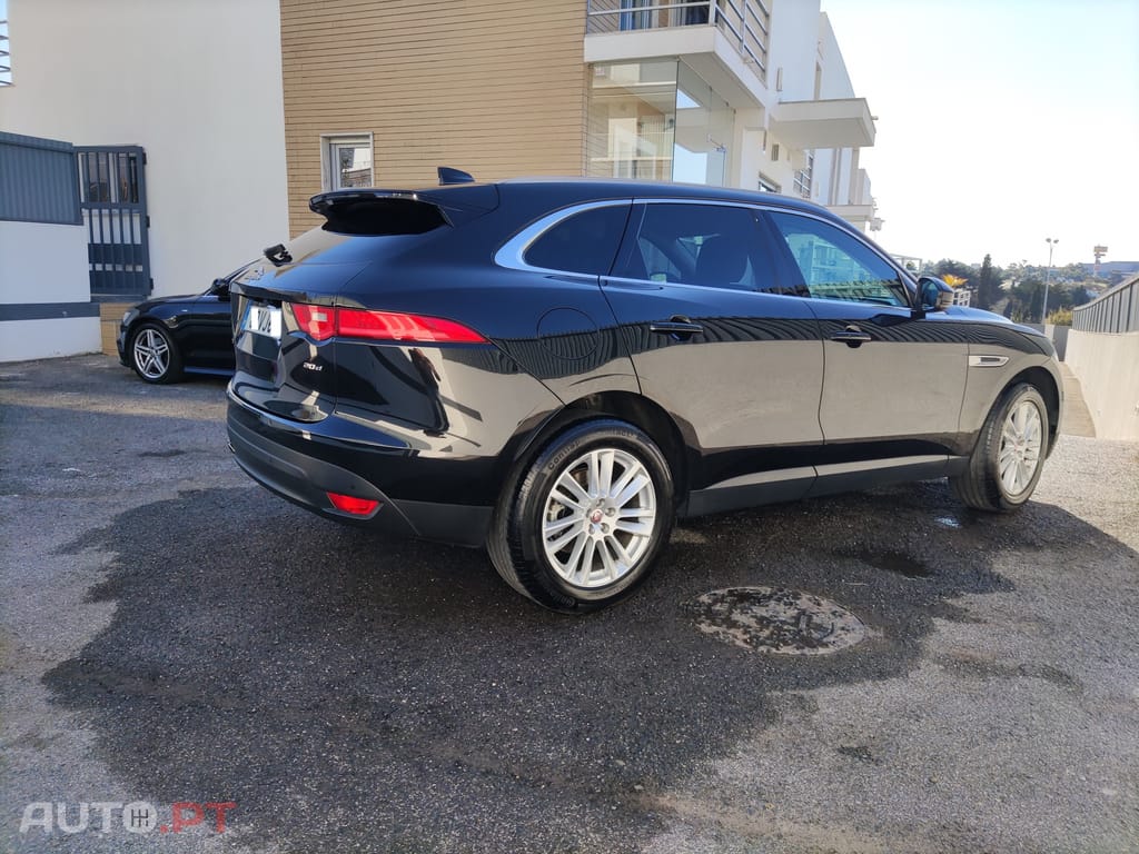 Jaguar F-Pace 2.0D Portfolio Automatico (Classe 1)