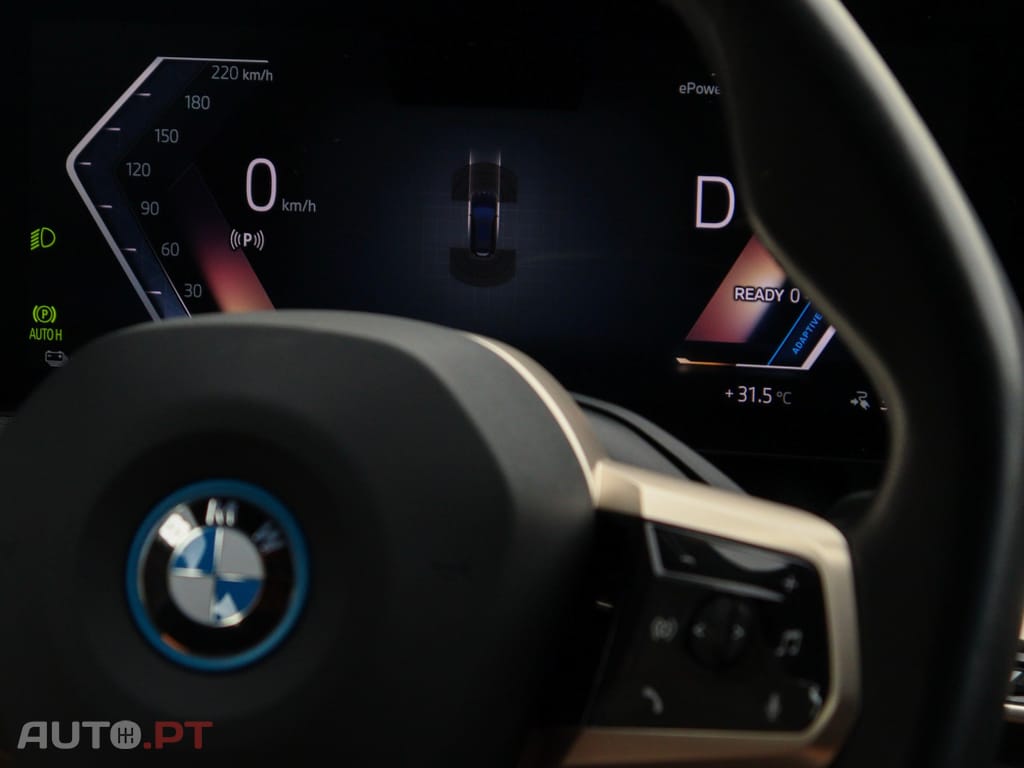 BMW iX xDrive 50 Pack Desportivo