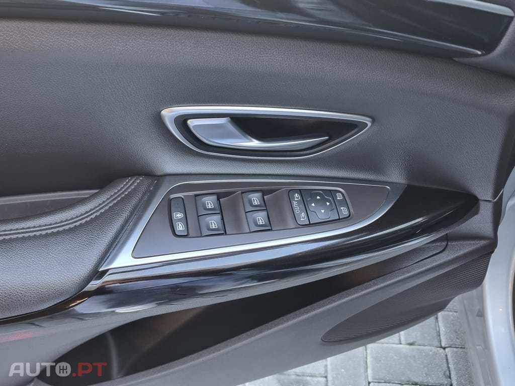 Renault Espace 1.6 dCi Initiale Paris EDC