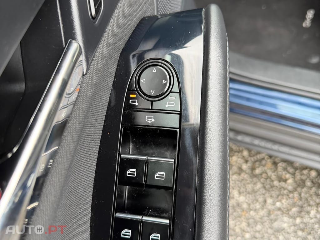 Mazda CX-30 2.0 e-Skyactiv-G Exclusive-line