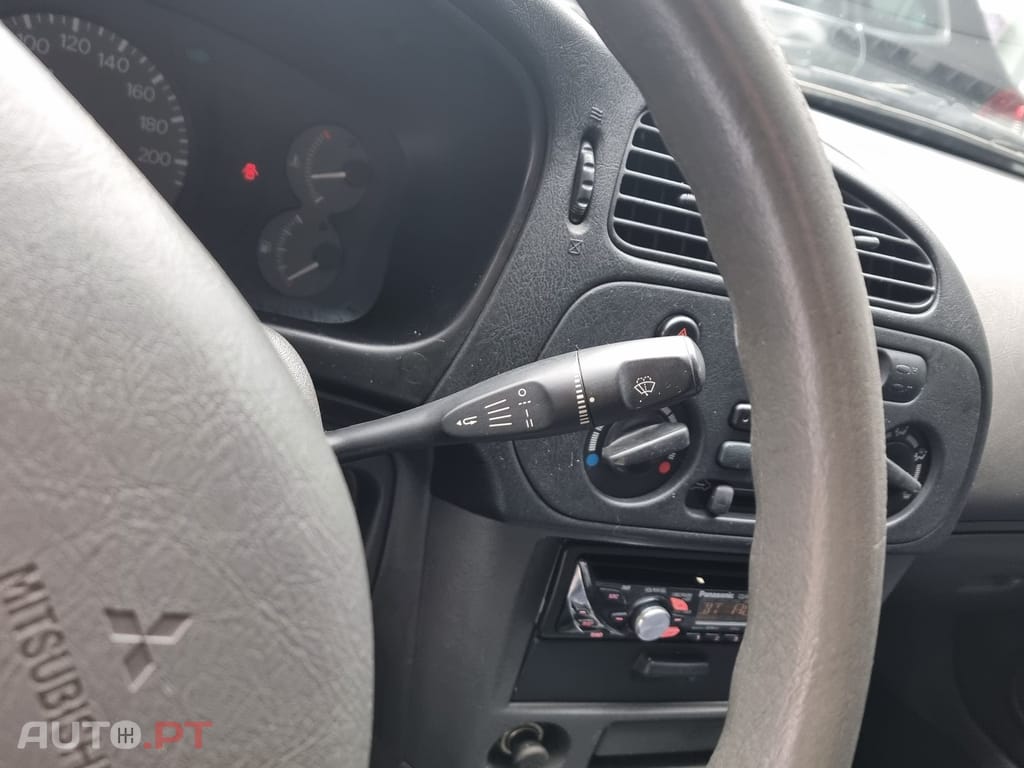Mitsubishi Lancer 1.3 GLX
