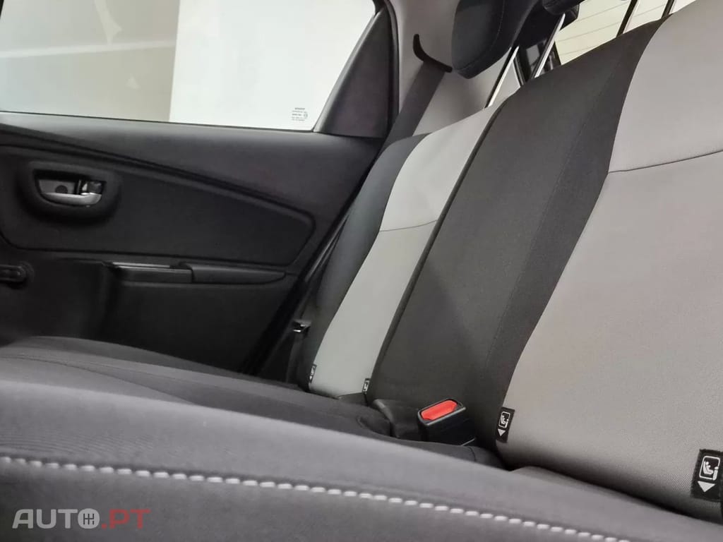 Toyota Yaris 1.5 HSD Comfort+P.Style