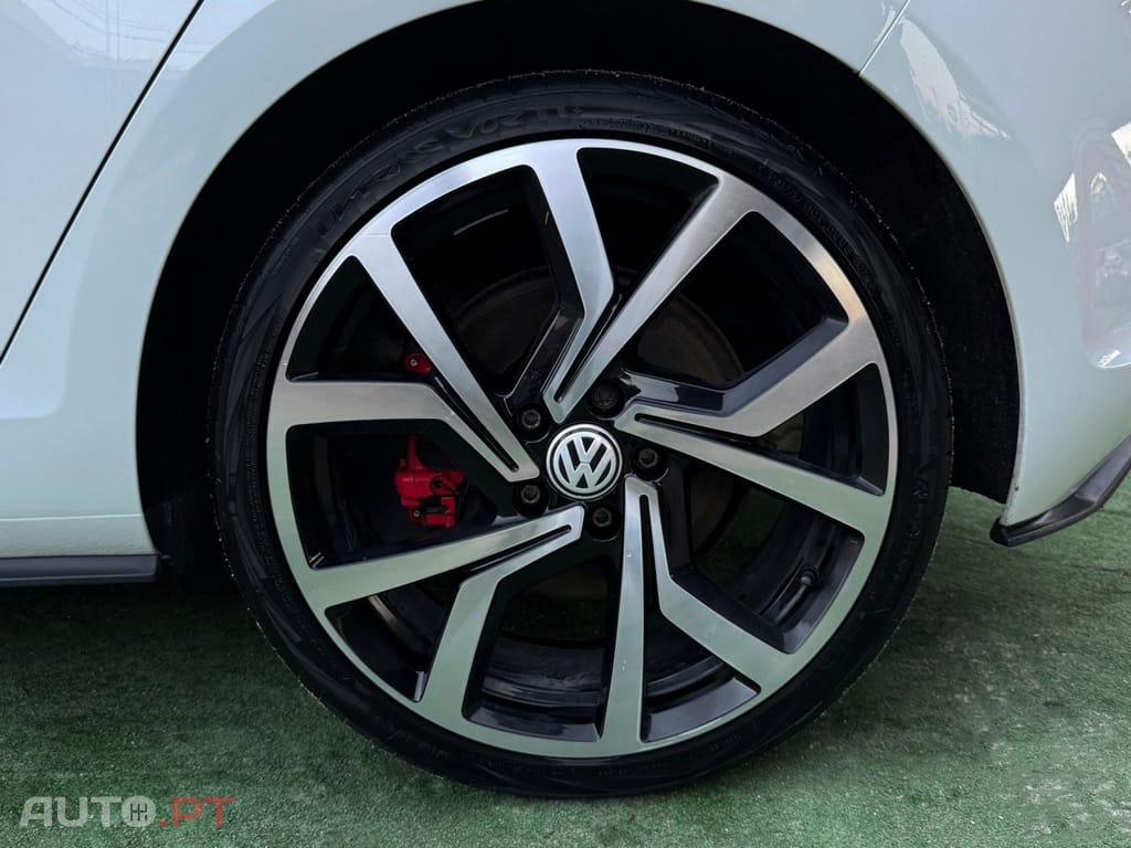 Volkswagen Golf GTI BlueMotion