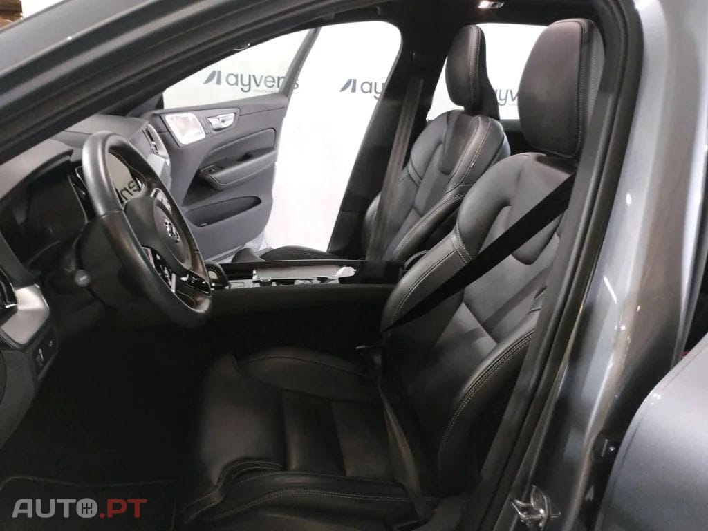 Volvo XC60 2.0 B4 R-Design