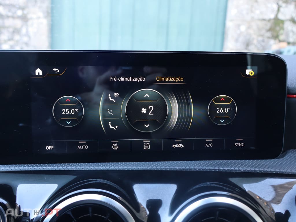 Mercedes-Benz A 250 e AMG Line